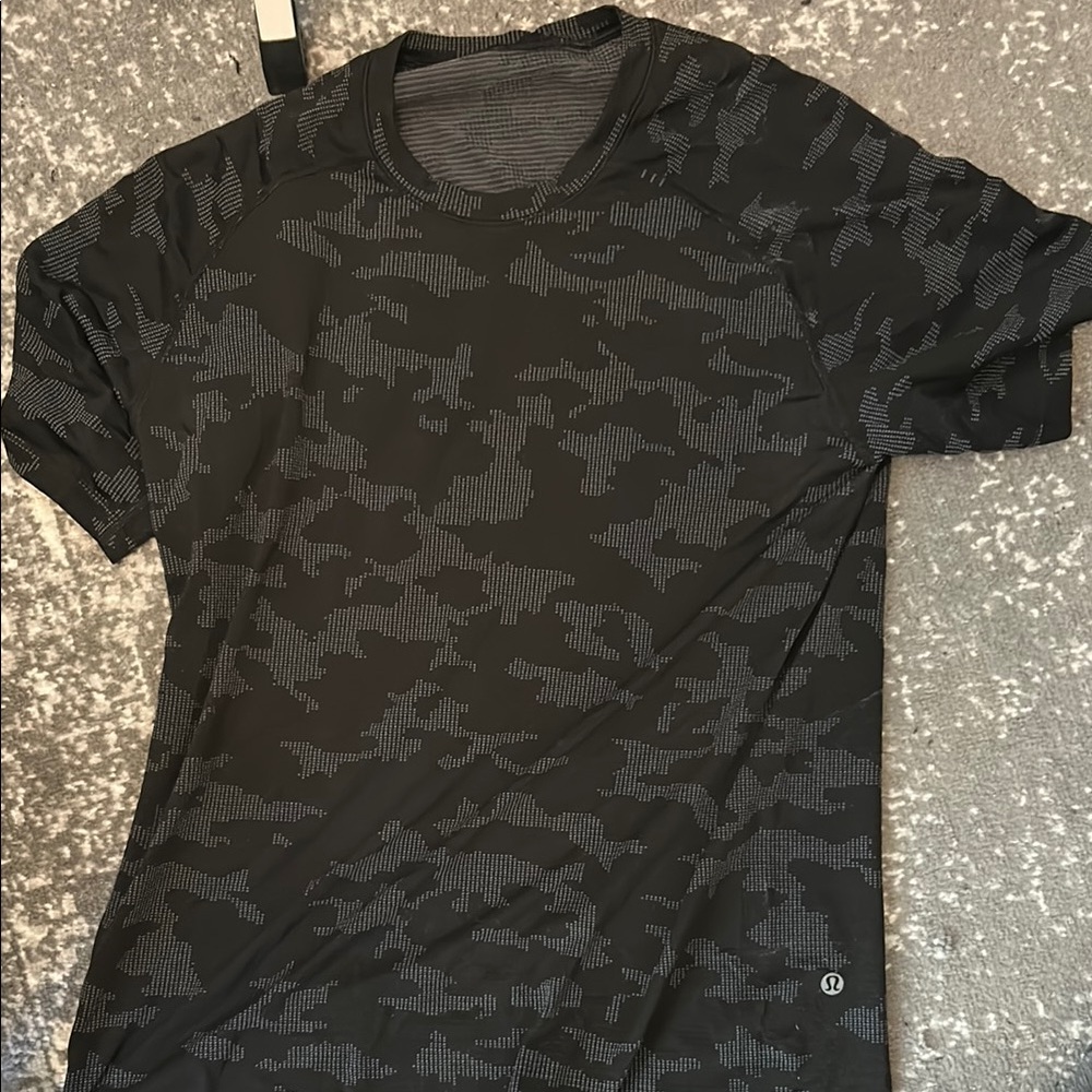Lululemon Athletica Black Short Sleeve Tee